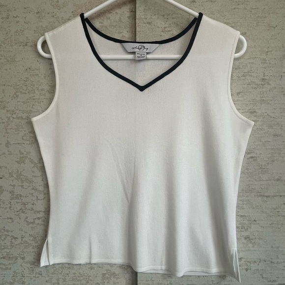 Ming Wang White Sleeveless Top - Picture 1 of 11